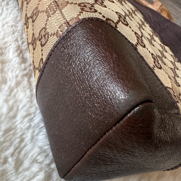 Gucci Textured Leather Detail - Picture 5 of 11